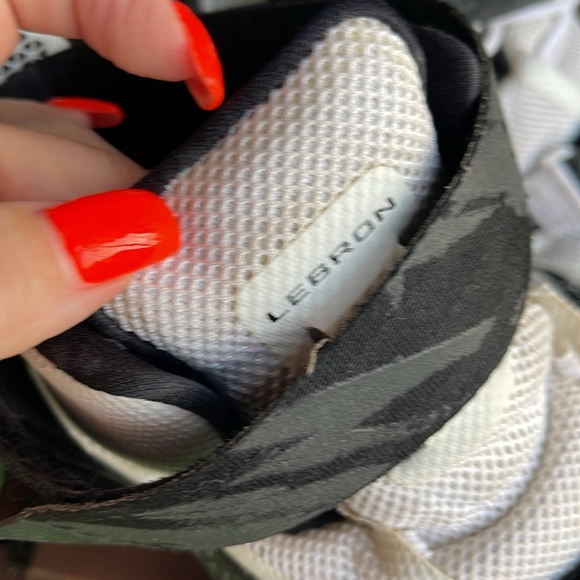 Nike Lebron Soldier Sneakers - Picture 8 of 14